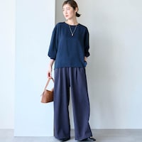 モデル身長166cm／M ※写真は撮影用のため股下+4cmになります。