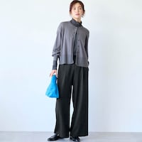 モデル身長172cm／M ※写真は撮影用のため股下+4cmになります。