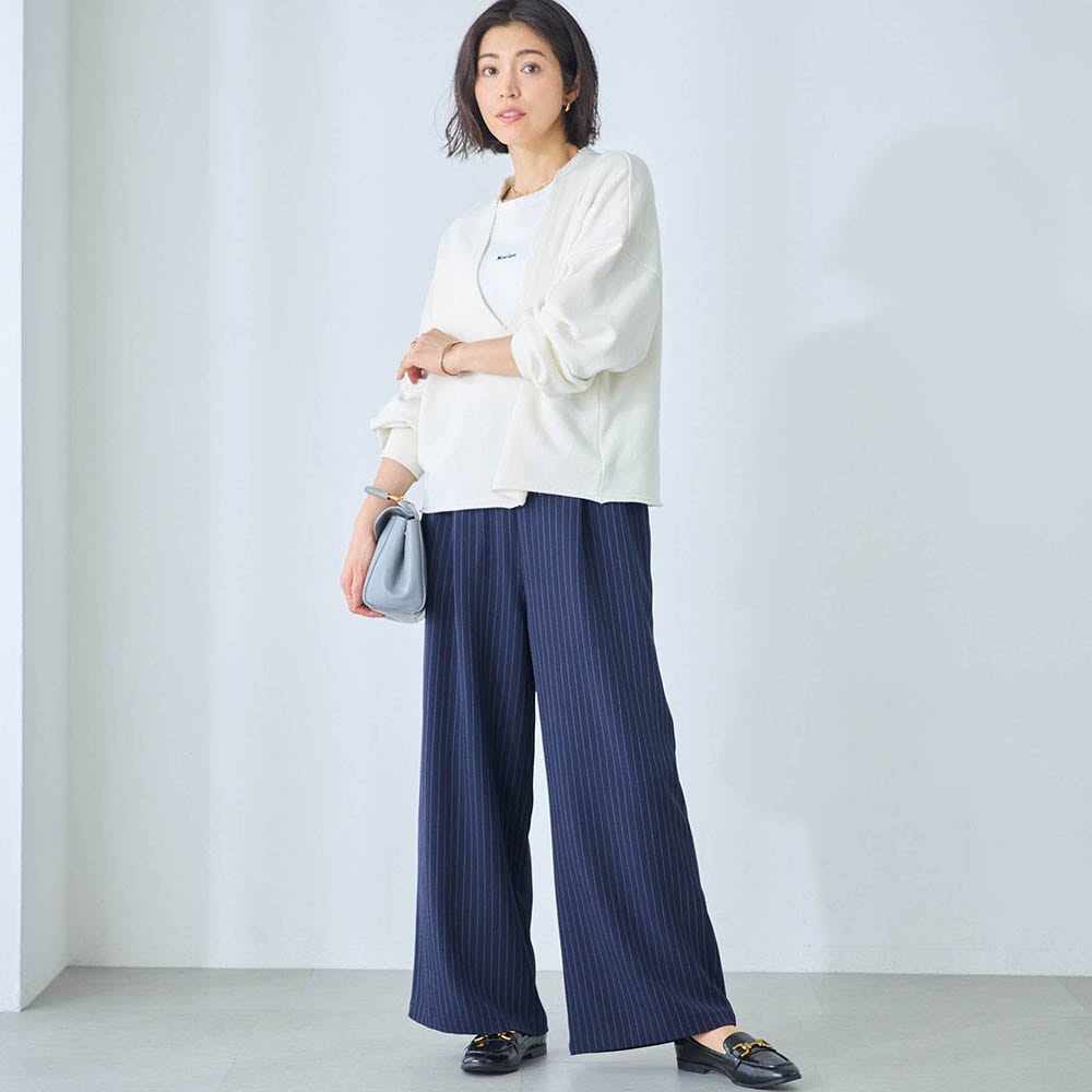 モデル身長168cm／M ※写真は撮影用のため股下+4cmになります。
