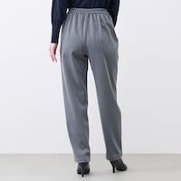 モデル身長168cm／M ※写真は撮影用のため股下+4cmになります。