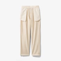 オフホワイトのみベージュの裏シャギーを使用