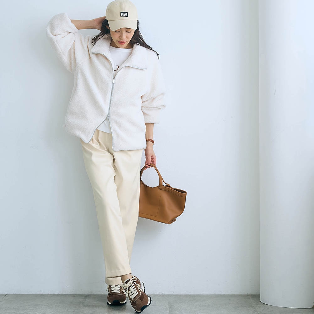 モデル身長170cm／M ※写真は撮影用のため股下+4cmになります。