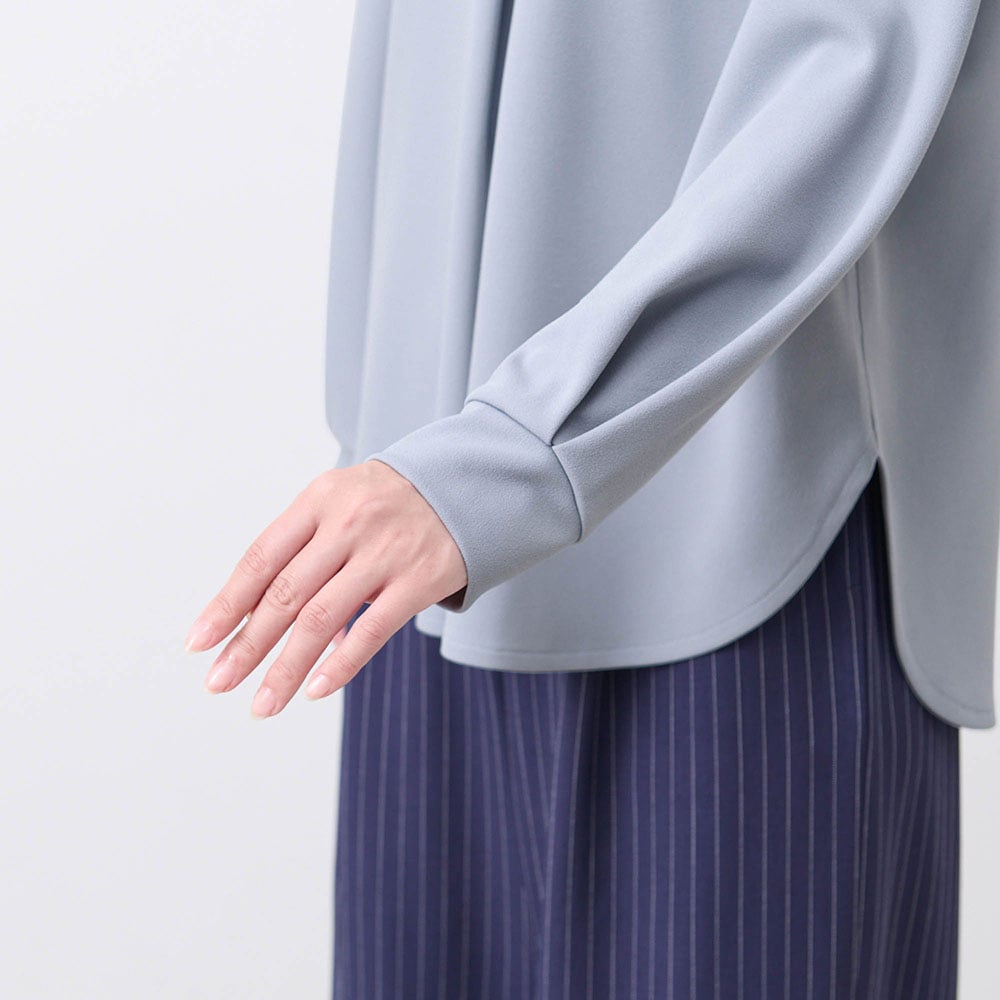 立体的なシルエットをつくる袖のタック