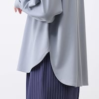 気になるヒップまわりも隠す長めの後ろ裾