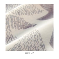 透け感のある軽やかな素材です