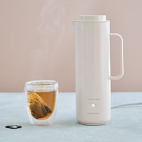 一人分にちょうどいいコンパクトサイズの電気ケトル