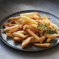 冷凍フライポテトの温めもエアオーブンモードで余分な油が落ちヘルシーに