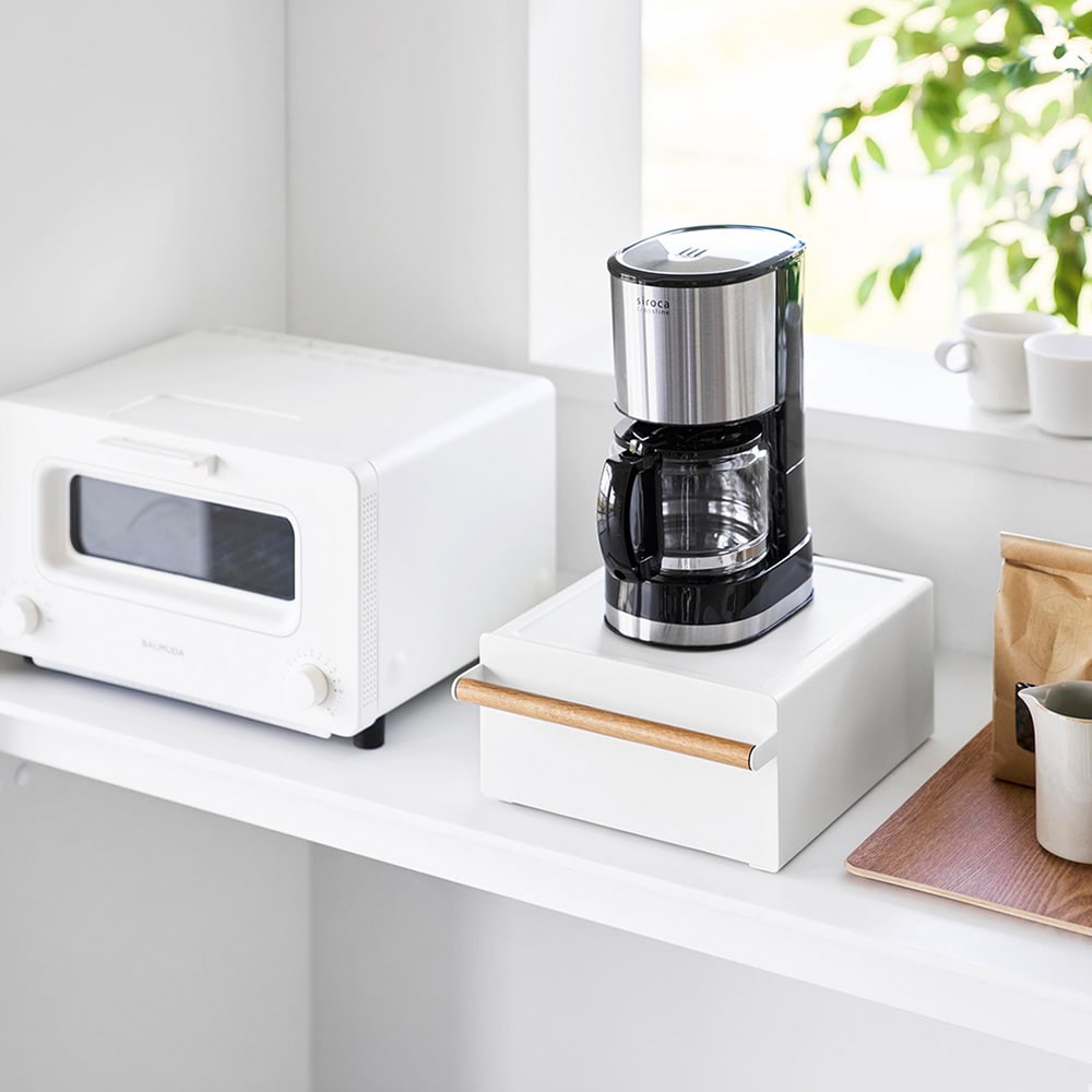 ミキサーやコーヒーメーカーなど様々なキッチン家電を載せられます
