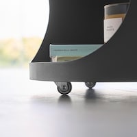 キャスターには移動時に静かな素材を使用