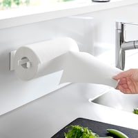 横向きでも使用可能。キッチンパネルなどに設置すれば、料理や掃除に大活躍