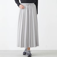モデル身長170cm／M ※写真は撮影用のため+総丈3cmになります。
