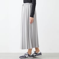 モデル身長170cm／M ※写真は撮影用のため+総丈3cmになります。