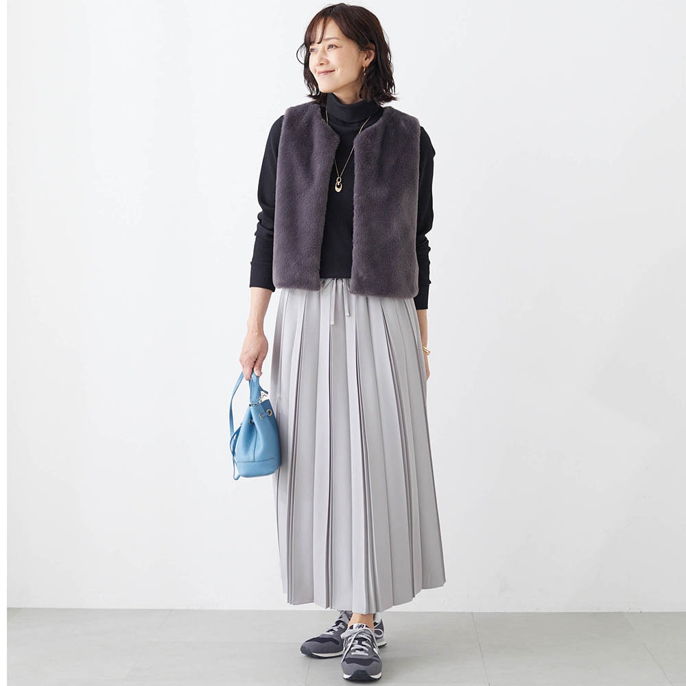 モデル身長170cm／M ※写真は撮影用のため+総丈3cmになります。