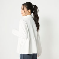 オフホワイト