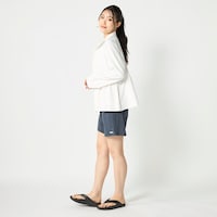 オフホワイト