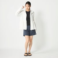 オフホワイト
