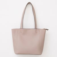 ライトベージュ