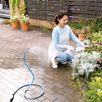 ホースをらせん状に巻くと自立させることも！