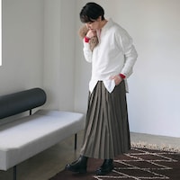 モデル身長173cm／M ※写真は撮影用のため総丈+6cmになります。※スカートのみ着用