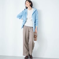 モデル身長168cm／M ※写真は撮影用のため股下+4cmになります。