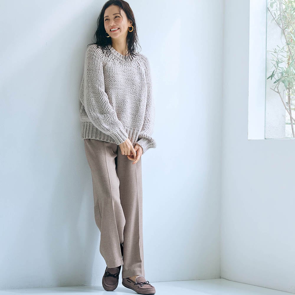 モデル身長165cm／M ※写真は撮影用のため股下+4cmになります。