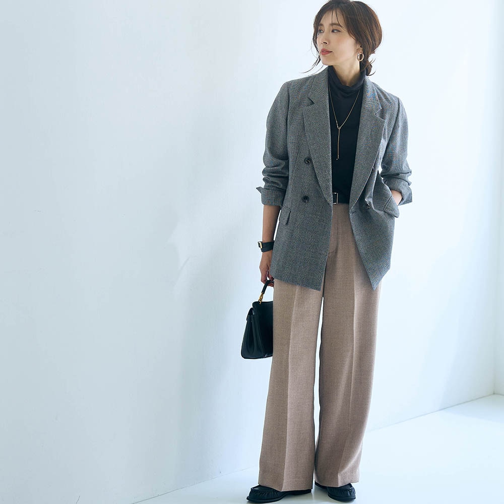 モデル身長165cm／M ※写真は撮影用のため股下+4cmになります。