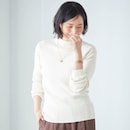 オフホワイト