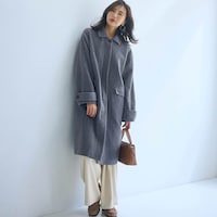 モデル身長165cm／M ※写真は撮影用のため着丈+6cmになります。