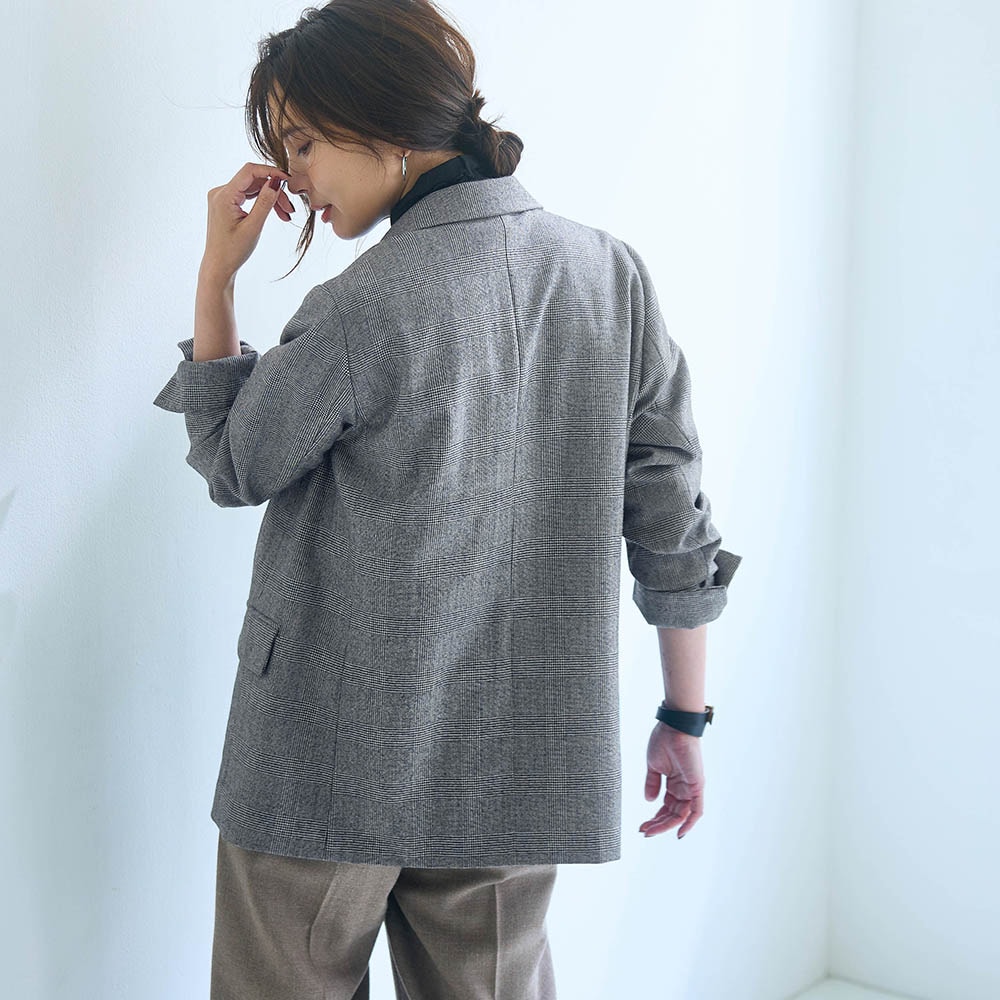 後ろ姿もすっきりと決まる「腕はりタイプ」