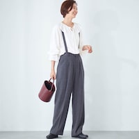 モデル身長168cm／M　※ブラウスのみ着用