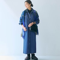 モデル身長165cm／M ※写真は撮影用のため着丈+4cmになります。
