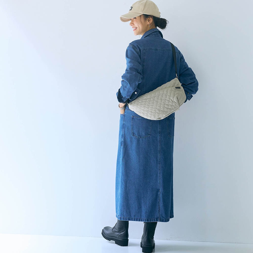 モデル身長165cm／M ※写真は撮影用のため着丈+4cmになります。