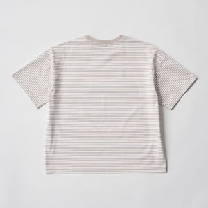 ベージュ