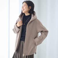 ベージュ