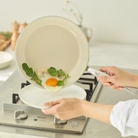 安全性にこだわったこびりつきにくいフライパン