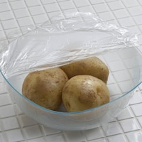 レンジでの野菜の下ごしらえ。透明だから様子が見やすい