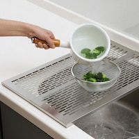 大きめの水切り穴で水切れも良いです