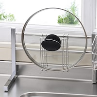 付属のグラスホルダーで、グラスや水筒はもちろん、まな板や鍋ふた等もすっきりまとまります