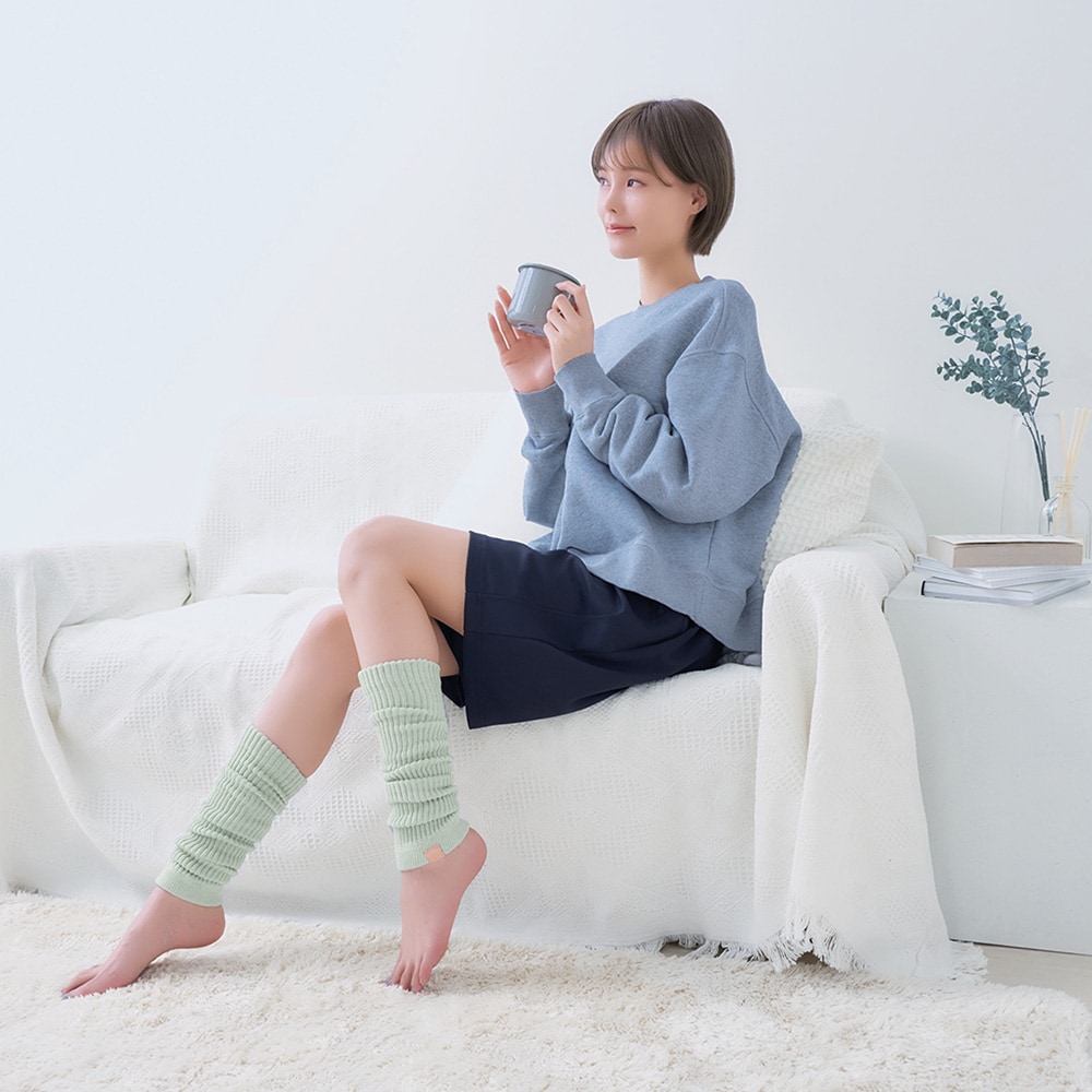 履くだけで温泉のように温まり、血行促進できる女子に嬉しいレッグウォーマー