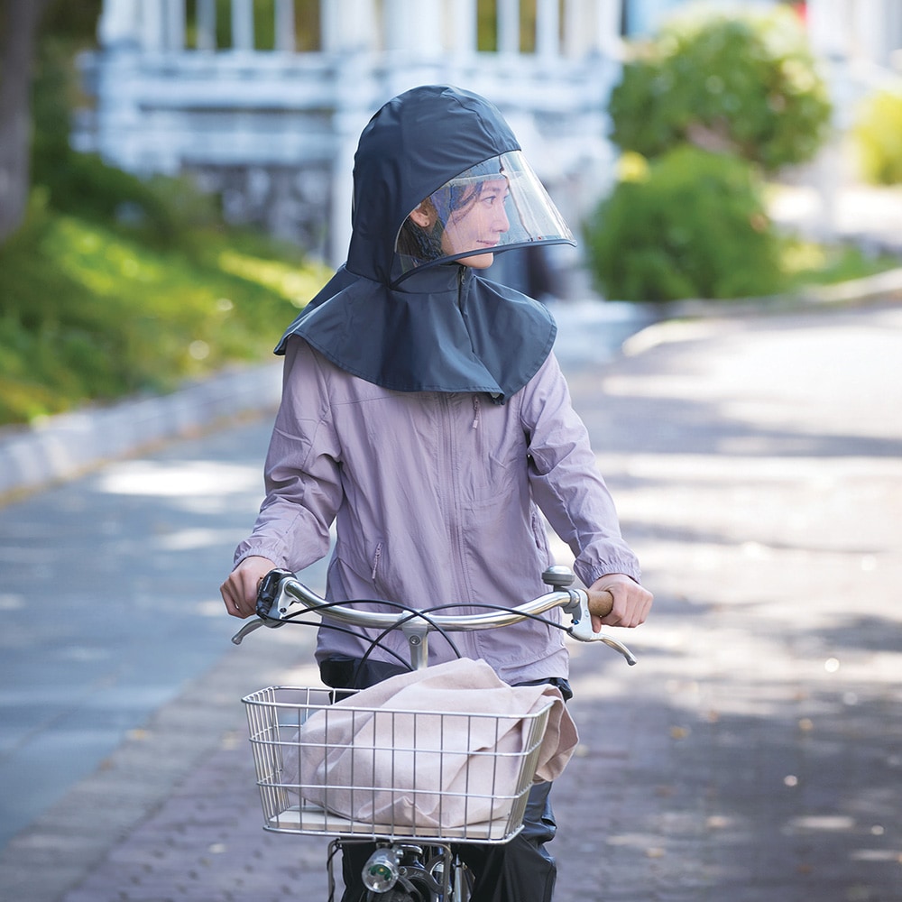 服装に合わせて帽子部分を付け替えられる、帽子のようなヘルメット