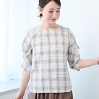 ベージュ