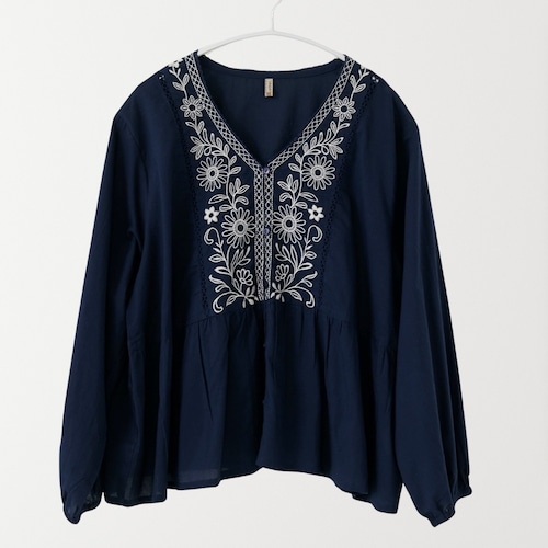 【7月23日セール追加】 レース×幾何学刺繍プルオーバー 【大きいサイズ】