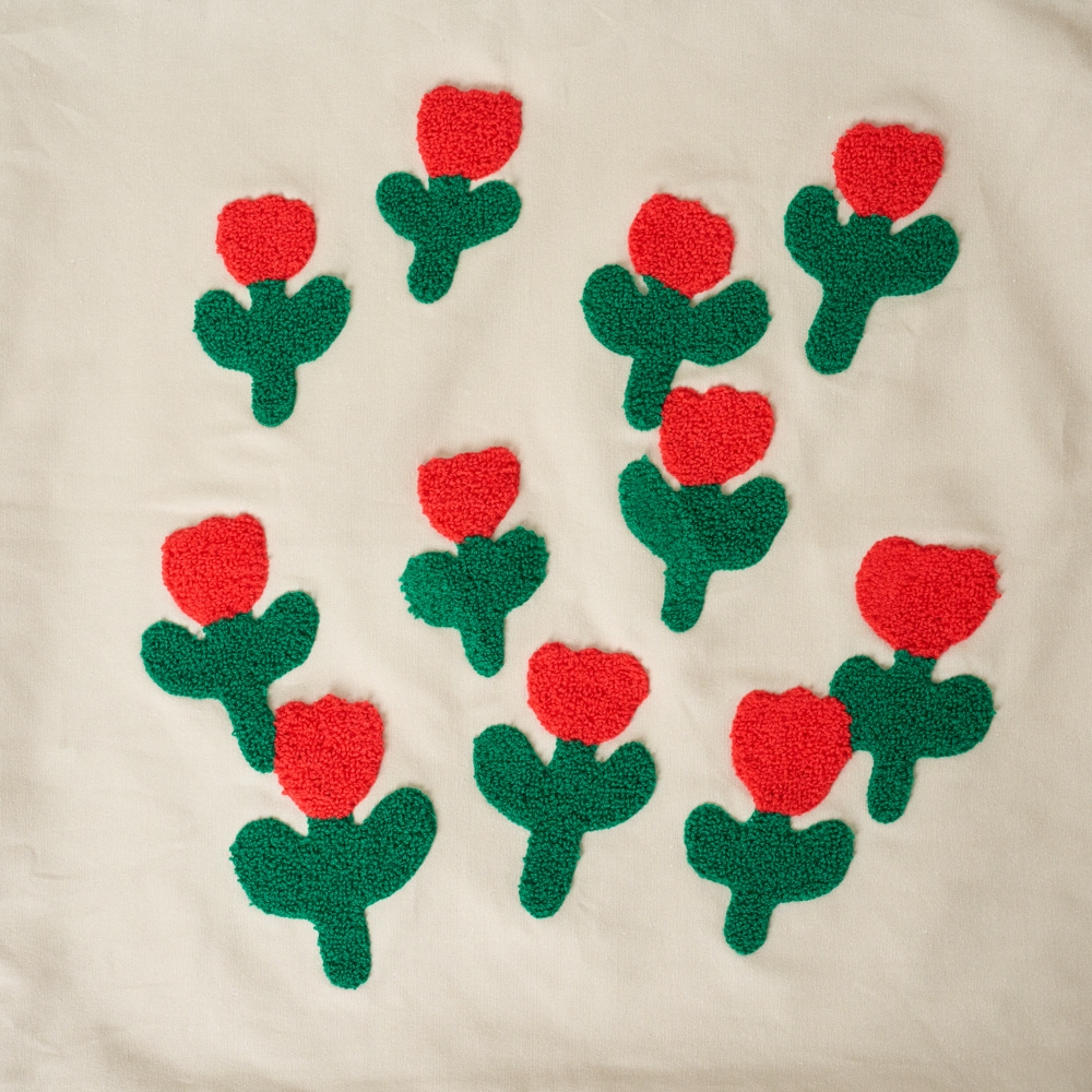 立体感のあるブークレー刺繍