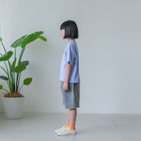 ケミカルブラック／モデル身長123cm、120サイズ着用